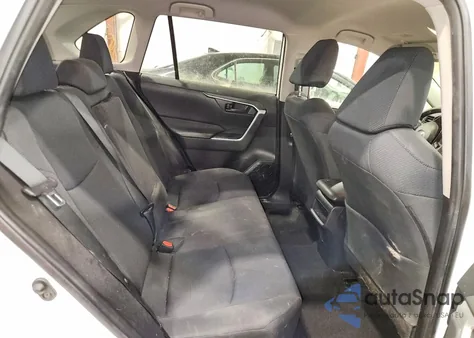 2021 Toyota Rav4 Le z USA, uszkodzony, nr VIN JTMF1RFV6MD078859